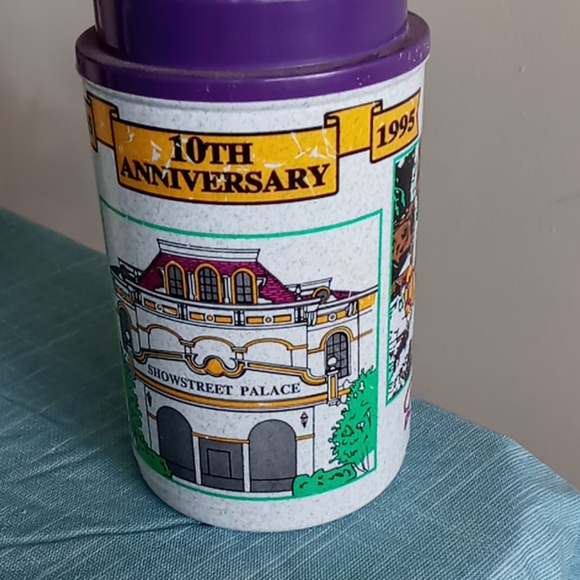 Set of 4 Dollywood collectible mugs - Picture 3 of 5